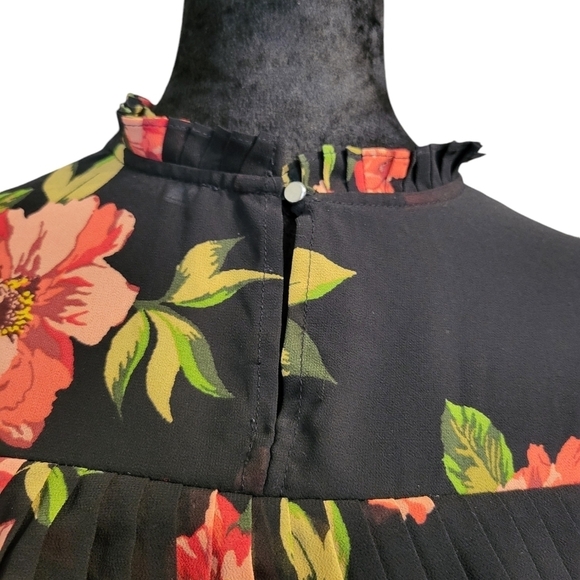 Forever 21 Crop Top Floral Ruffle L/S Top Med - Picture 5 of 12